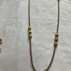Vintage Monet Gold Tone 27" Nechlace